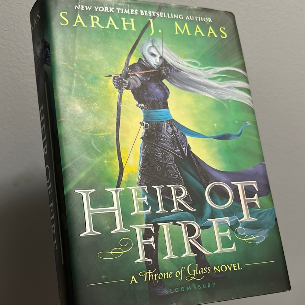 Heir of Fire by Sarah J. Maas - Green Cover